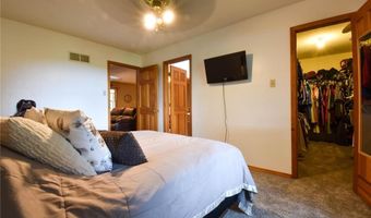 5557 Schuetz Ln, Alhambra, IL 62001