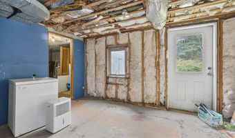 748 Riverside Dr, Augusta, ME 04330