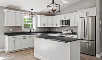 633 Streamside Ave, Hermon, ME 04401