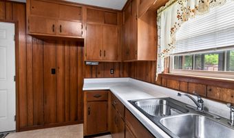 7604 Marathon Dr, Biloxi, MS 39532