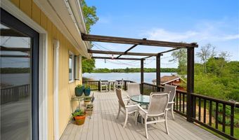 106 Lauri Dr, Charlestown, RI 02813