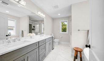 8 A Mason Ave, Bayonne, NJ 07035