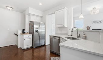 42167 CANARY GRASS Sq, Aldie, VA 20105