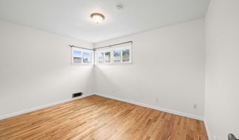1465 3RD St, Astoria, OR 97103