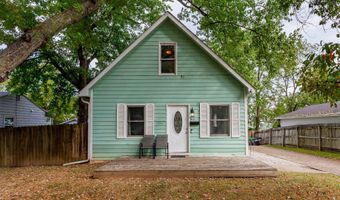 412 E Gray St, Des Moines, IA 50315