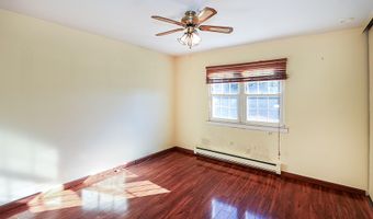 132 Harbor S 132, Amityville, NY 11701