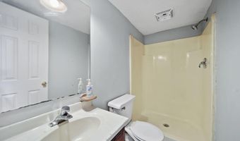 624 N Broad St, Adrian, MI 49221