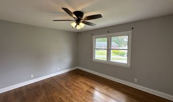 6 Tarinelli Cir, Bridgeport, CT 06606