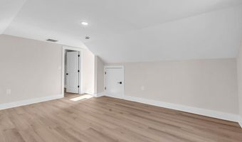 293 Trenton Ave N, Bayville, NJ 08721