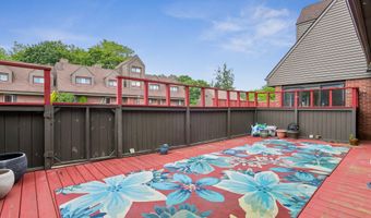 70 Montoya Dr 70, Branford, CT 06405