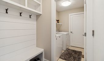 1337 S 7th St, Adel, IA 50003