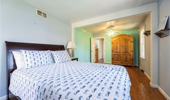 43 Flintstone Rd, Narragansett, RI 02882