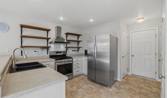5113 NE Ledgestone Ct, Ankeny, IA 50021