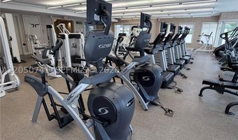 20000 E Country Club Dr 405, Aventura, FL 33180