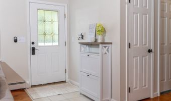 2 Grand St, Alloway, NJ 07422