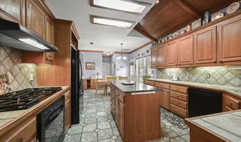 1532 Plantation Oak Dr, Baton Rouge, LA 70810