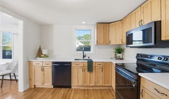 207 Mendon Rd, Cumberland, RI 02864