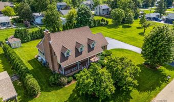 22205 W PINEVIEW Dr, Antioch, IL 60002