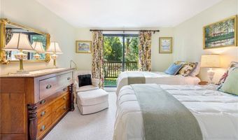 140 Connection St, Newport, RI 02840