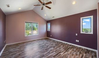 923 S 10th St, Adel, IA 50003