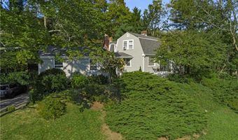 124 Green End Ave, Middletown, RI 02842
