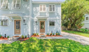 798 MAIN St, Atlantic Beach, FL 32233