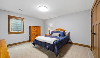1515 Geneva Rd NE, Alexandria, MN 56308
