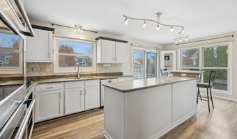 1801 Arbordale Ln, Algonquin, IL 60102