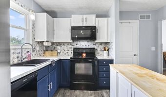 44 Ashton Dr, Ashville, OH 43103
