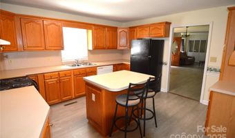 1108 Pine Hill Rd, Asheboro, NC 27205