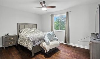 48821 Tremont Dr, Macomb, MI 48044