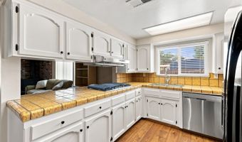 10840 Cedar St, Armona, CA 93202