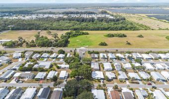 901 Laurel Cir, Barefoot Bay, FL 32976