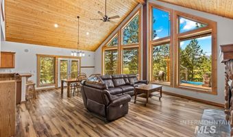 10389 Gamann Dr, Cascade, ID 83611