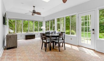 20 Beechwood Dr, Cranston, RI 02921