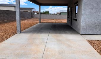 692 W Coachline Ln, Benson, AZ 85602