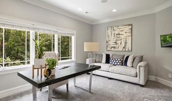 2207 Trapper Ct, Charlotte, NC 28270