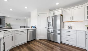 1190 Berkshire Ln, North Liberty, IA 52317