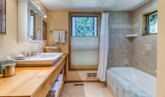 13461 Hawks Beard SH43, Black Butte Ranch, OR 97759