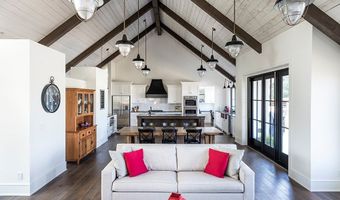 2713 S Forty Ln, Adel, IA 50003