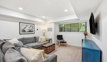 55 SKYHILL Rd 101, Alexandria, VA 22314