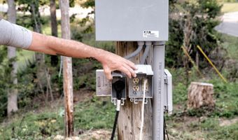 576 Pine Grove Rd, Beattyville, KY 41311