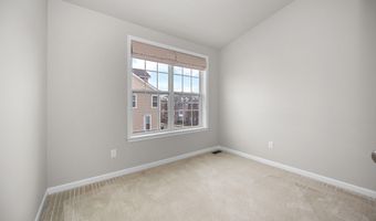 2794 Ashcombe Dr, Ann Arbor, MI 48105