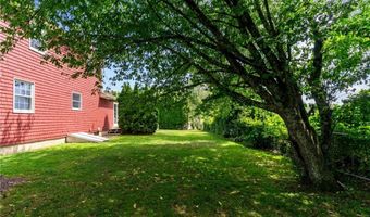 43 Peckham Pl, Bristol, RI 02809