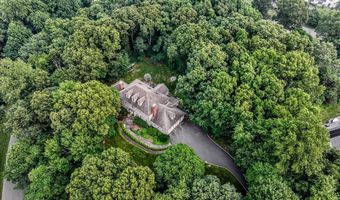 2 Raven Crest Dr, Bethel, CT 06801