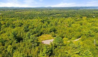 27 Bowling Green Ln, Belfast, ME 04915