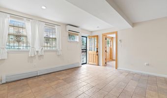 441 21ST St NE B, Washington, DC 20002