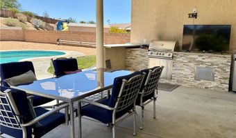 13572 Kurena Rd, Apple Valley, CA 92308