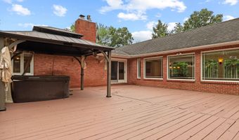 4100 DOWNING St, Annandale, VA 22003