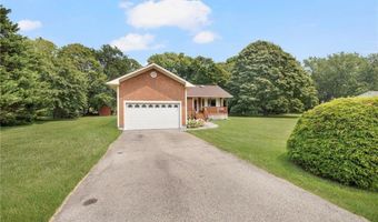 4 Wabasso Ter, Middletown, RI 02842